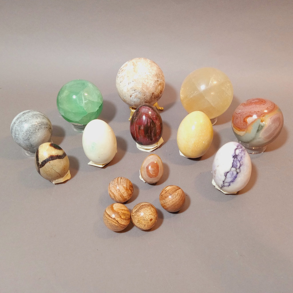 Mineral Spheres & Eggs - image 1 of 21