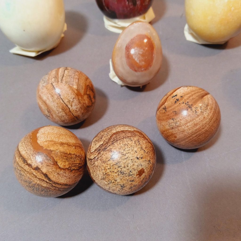 Mineral Spheres & Eggs - image 2 of 21