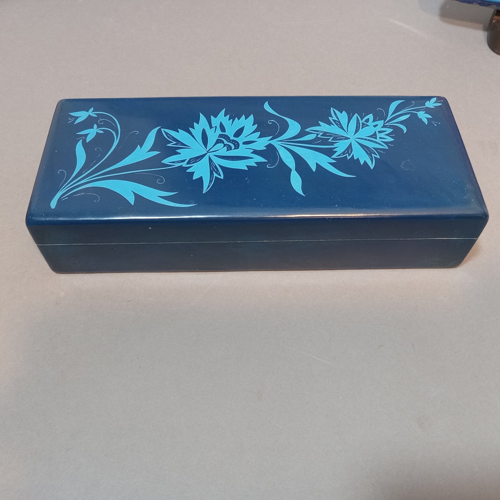 Assorted decorative boxes and accessories - image 14 of 26