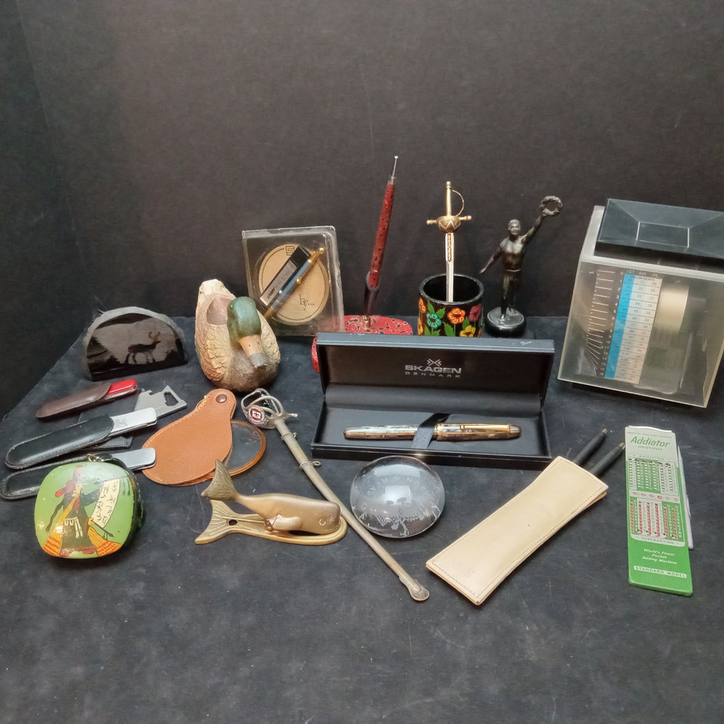 Vintage Desktop - image 1 of 20