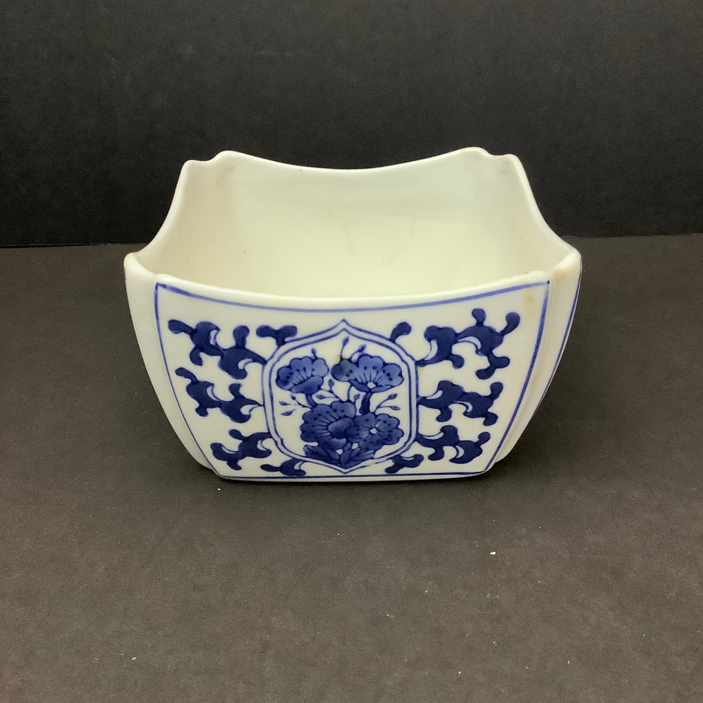 Blue and White Asian Decor - image 6 of 10