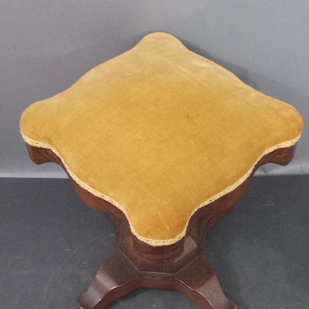 Victorian Vanity - image 3 of 21