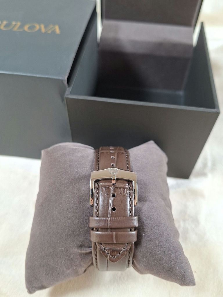 Bulova Precisionist Wristwatch with Box and Manuals - image 6 of 8