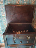 Vintage Westinghouse Batteryless Receiver Radio Cabinet And Radio - thumbnail 8 of 12