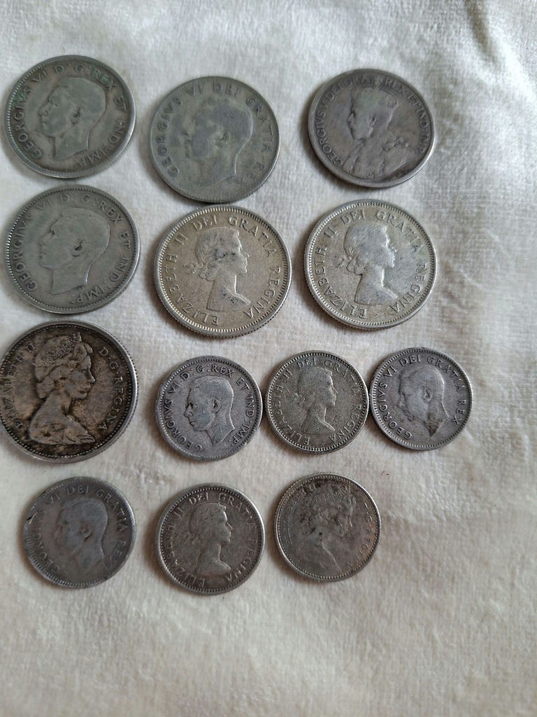 Lot Of Canadian SILVER COINS, $2.35 Face Value Worth Of Coins - image 5 of 6