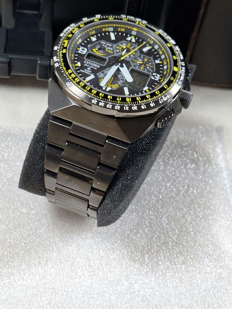Citizen Promaster Air Eco-Drive Men's Watch Model JY8127-59E with Case and Manuals - image 9 of 11