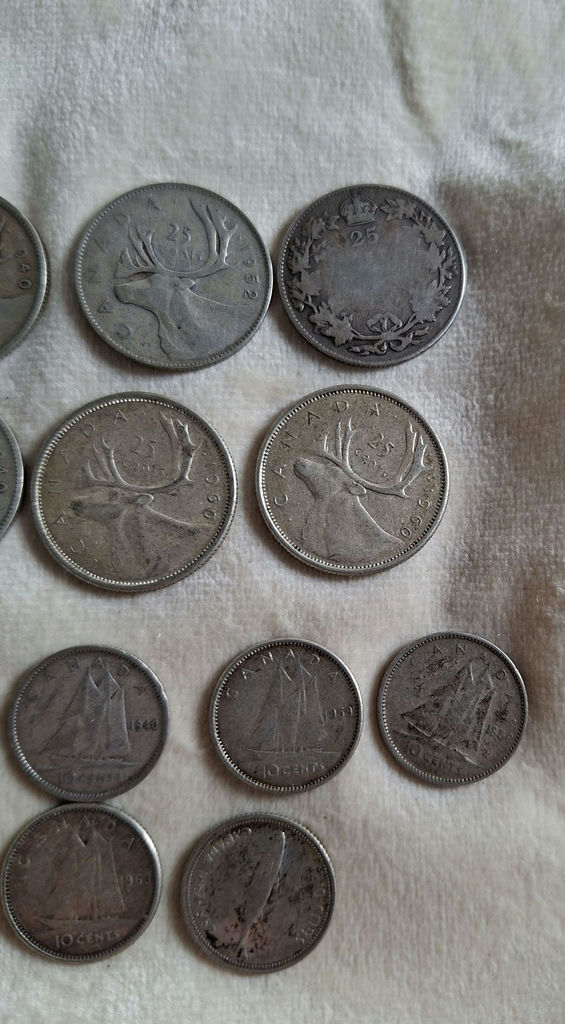 Lot Of Canadian SILVER COINS, $2.35 Face Value Worth Of Coins - image 3 of 6