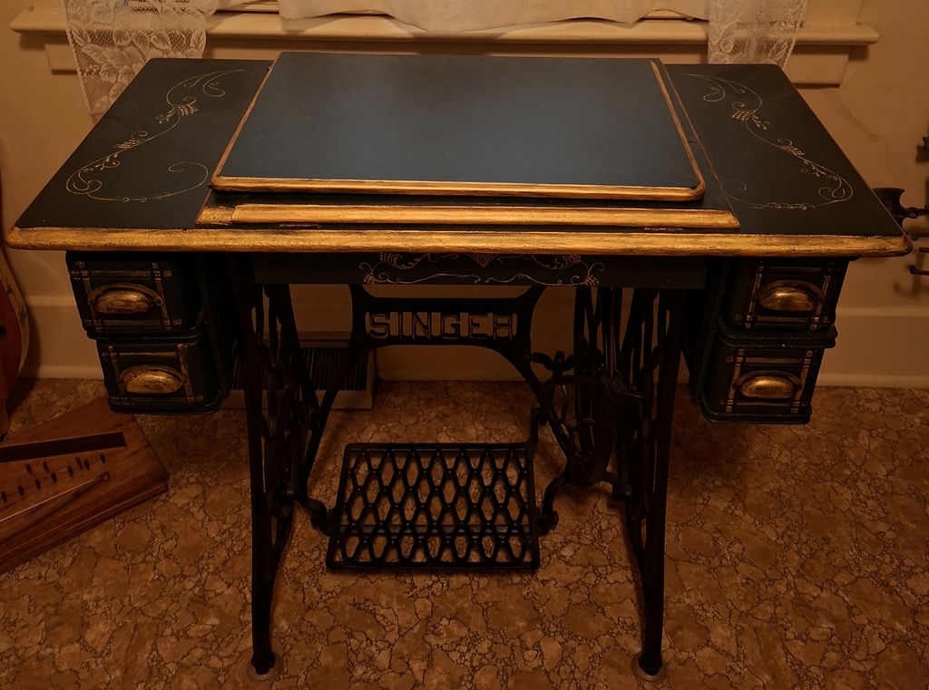 Vintage Singer Sewing Machine Table - image 1 of 6