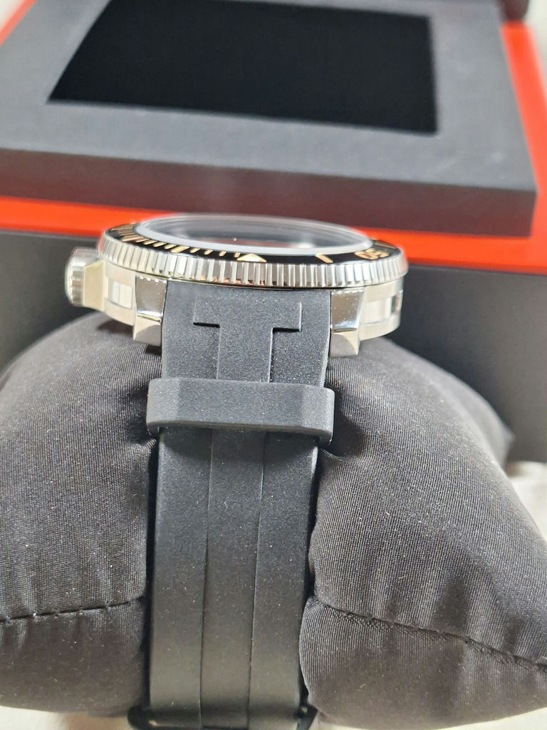 Tissot Seastar 2000 PROFESSIONAL Diver's Watch with Box and Manuals - image 6 of 12