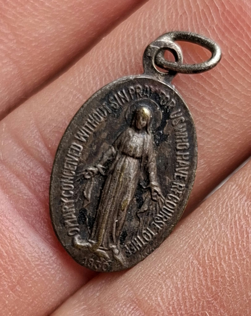 1830 Sterling Silver Mother Mary Pray For Us Miraculous Medal Pendant - image 2 of 6