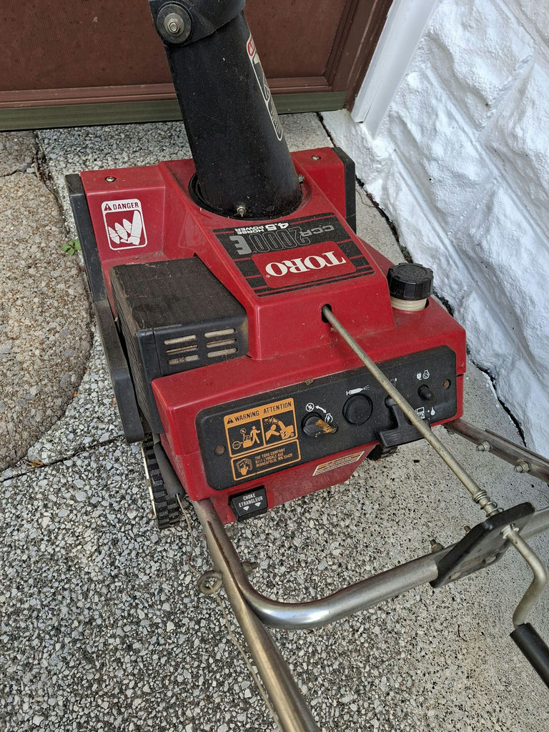 Toro CCR 2000E Power Curve Snow Blower - image 2 of 8