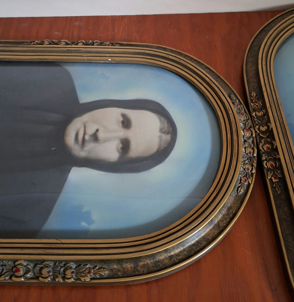 Pair of Framed Vintage Portrait Prints - image 4 of 6