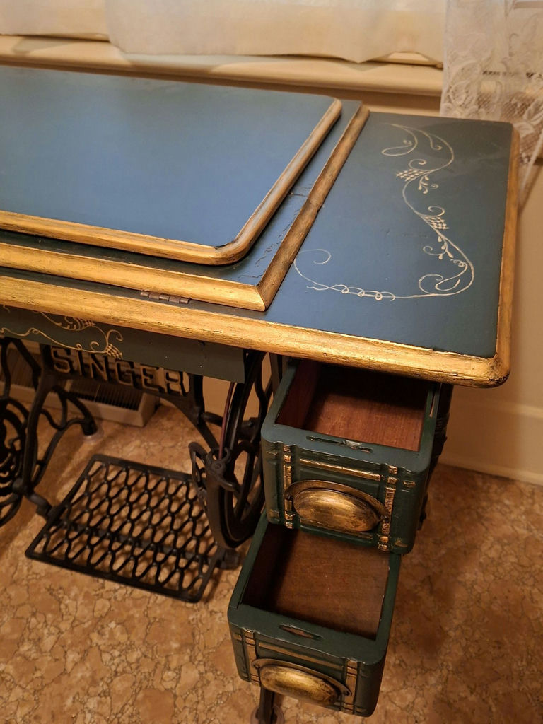 Vintage Singer Sewing Machine Table - image 2 of 6