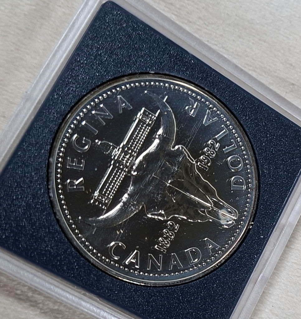 1982 Canada Regina SILVER (.500) Dollar Coin - image 4 of 4
