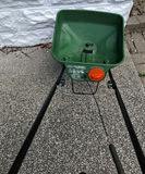 Scotts Turf Builder EdgeGuard Mini Broadcast Spreader - thumbnail 2 of 5