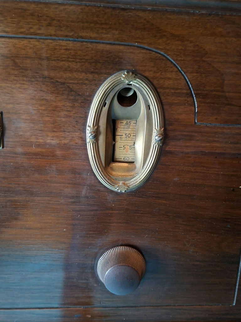 Vintage Westinghouse Batteryless Receiver Radio Cabinet And Radio - image 5 of 12