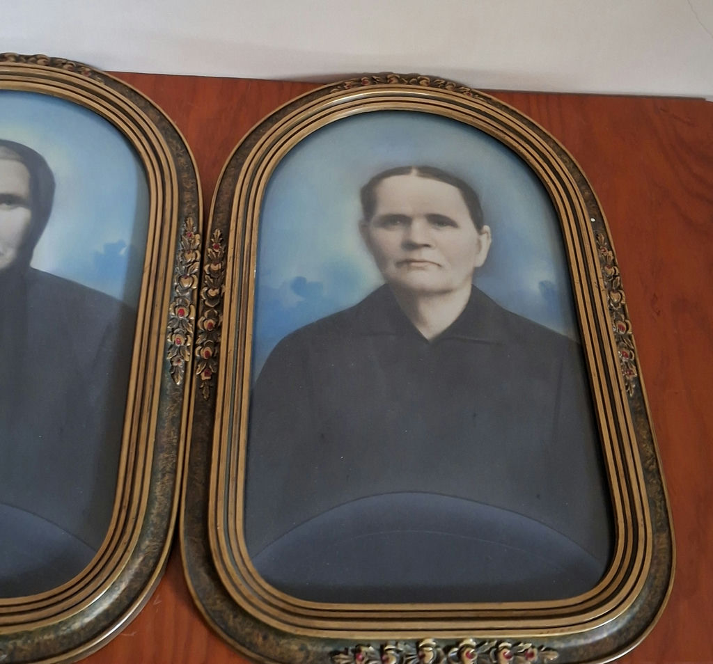Pair of Framed Vintage Portrait Prints - image 3 of 6