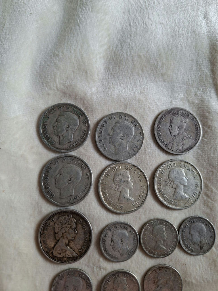 Lot Of Canadian SILVER COINS, $2.35 Face Value Worth Of Coins - image 6 of 6