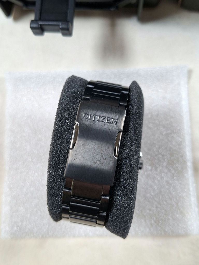 Citizen Promaster Air Eco-Drive Men's Watch Model JY8127-59E with Case and Manuals - image 5 of 11