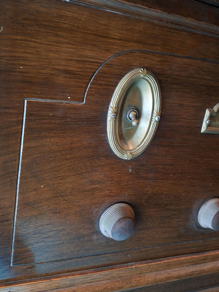 Vintage Westinghouse Batteryless Receiver Radio Cabinet And Radio - image 4 of 12