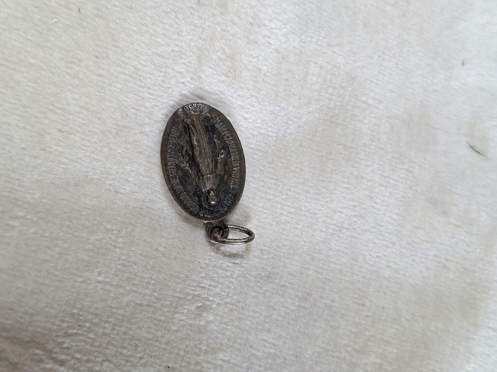 1830 Sterling Silver Mother Mary Pray For Us Miraculous Medal Pendant - image 6 of 6