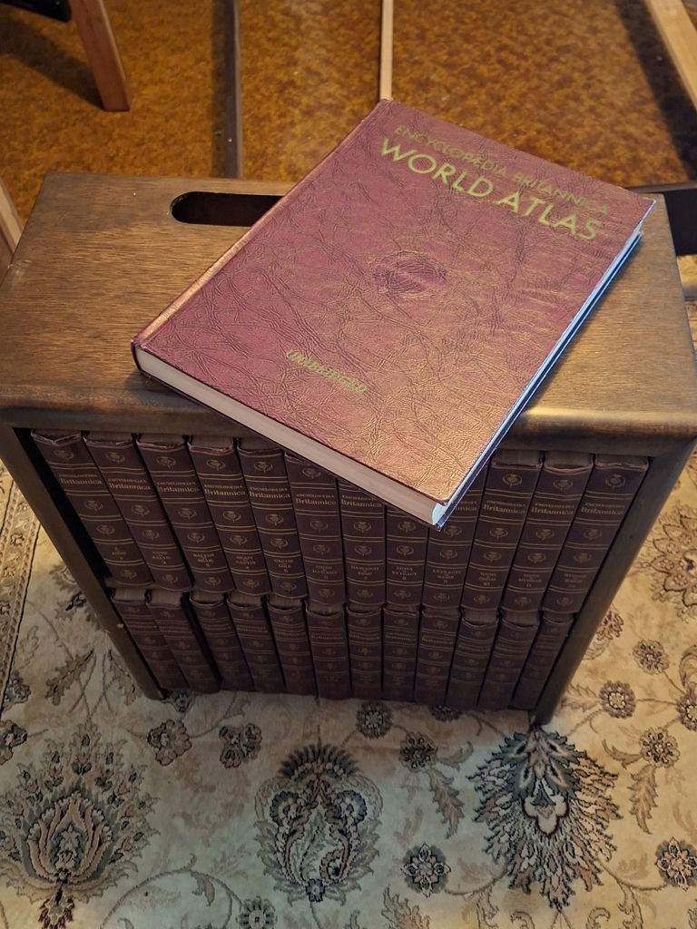 1959 Encyclopaedia Britannica Book Set with World Atlas and Wooden Bookcase - image 5 of 6