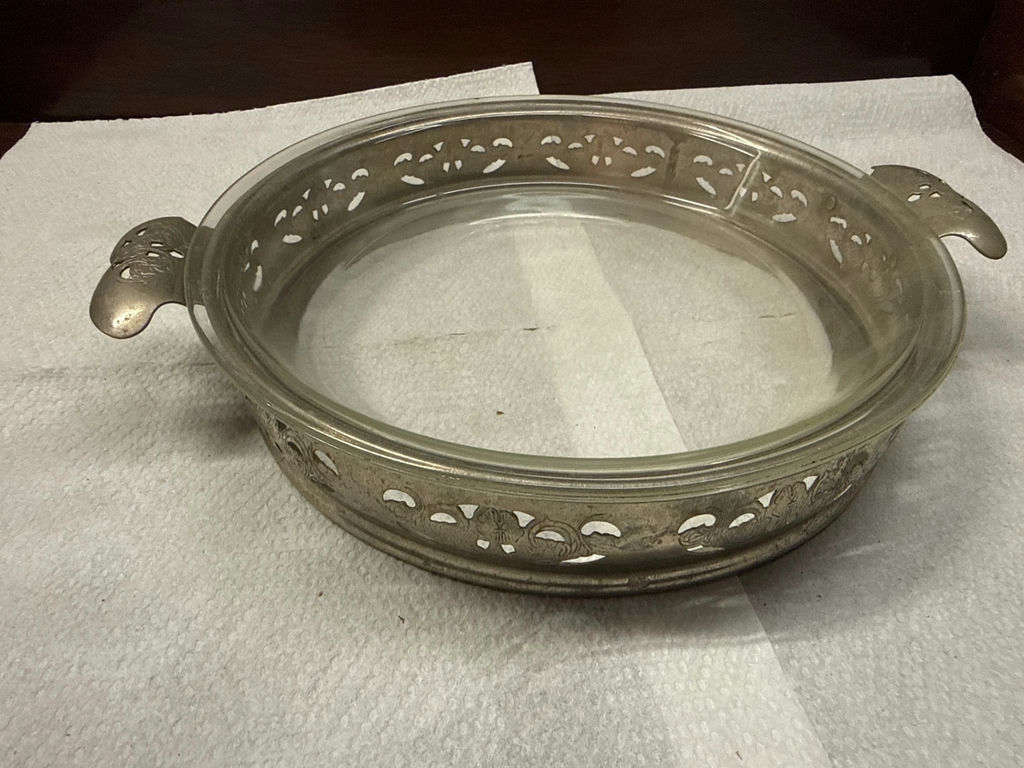 Round metal serving dish with PYREX glass insert - image 1 of 2