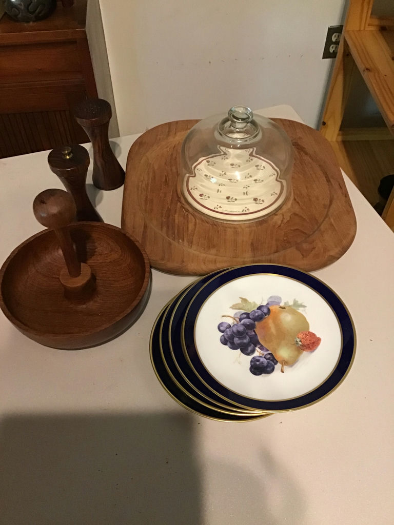 Fruit-patterned cobalt-rim plates with wooden cake stand and pepper mills - image 2 of 3