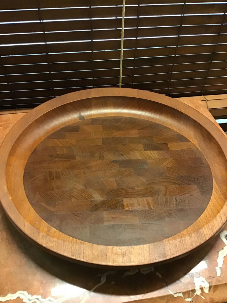 Round wooden cheese boards with built-in center inserts - image 2 of 3