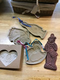 Assorted baking molds and cookie cutters - thumbnail 3 of 3