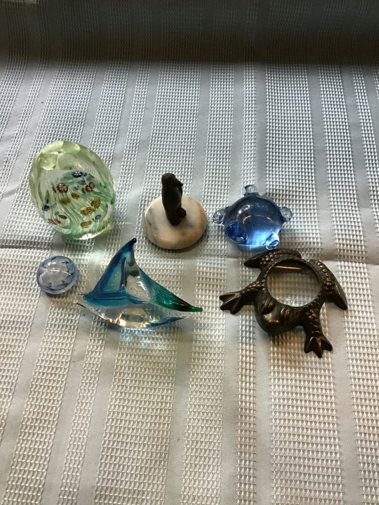 Assorted glass art figurines and trinkets - image 1 of 1