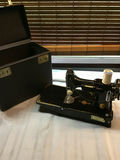 Vintage Singer sewing machine with case - thumbnail 2 of 3