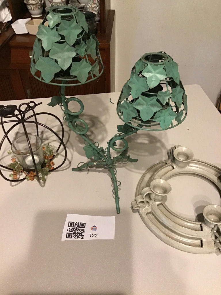 Ivy-leaf metal candle and round candle holder - image 1 of 2