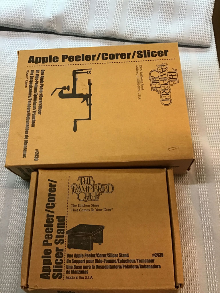 Apple Peeler/Corer/Slicer with Stand (Pampered Chef) - image 2 of 3