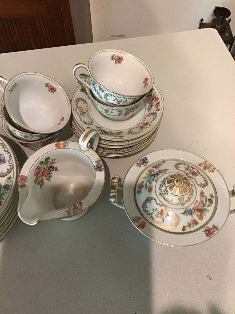 Floral porcelain dinnerware and tea set - image 3 of 3