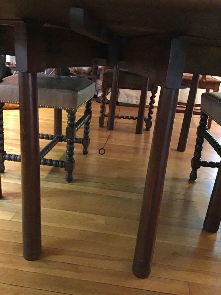Dark wood dining table with extension leaves 45x44 w/o leaves. 3 leaves total 41 1/2 . Size w leaves 86 1/2 x 44 - image 2 of 4