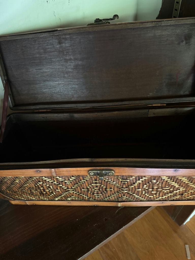 Two woven wicker storage trunks - image 4 of 4