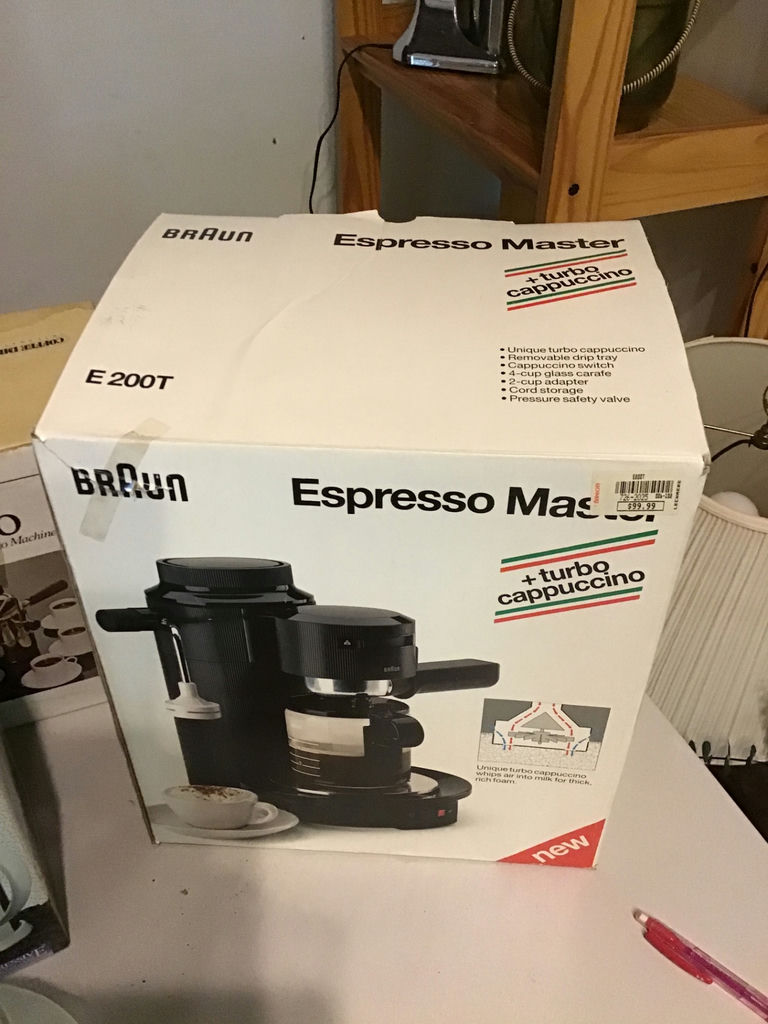 Espresso machines and coffee accessories - image 3 of 4