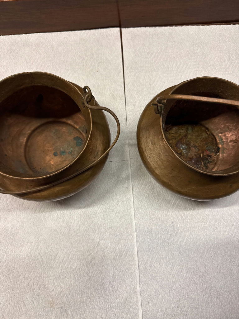 Pair of copper cooking pots with handles - image 3 of 3