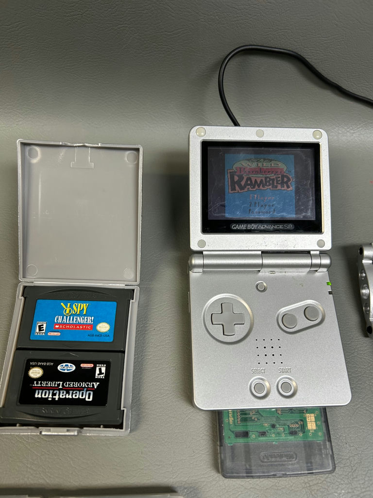 2002 Nintendo Game Boy Advance Accessories and Games - image 6 of 8