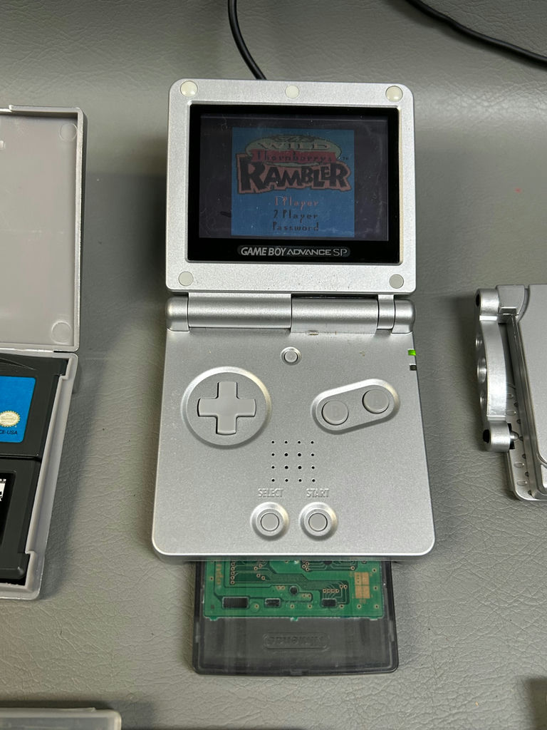 2002 Nintendo Game Boy Advance Accessories and Games - image 2 of 8