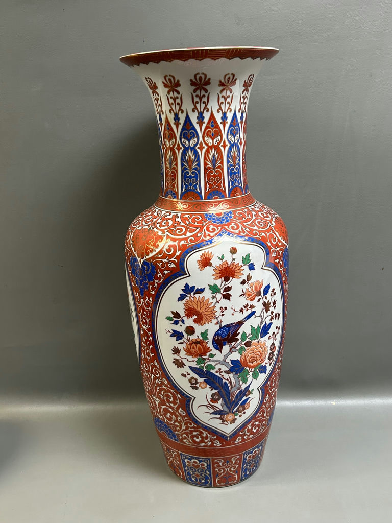 Kaiser Germany Ming Pattern Vase - image 1 of 7