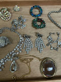 Costume Jewelry - thumbnail 8 of 9