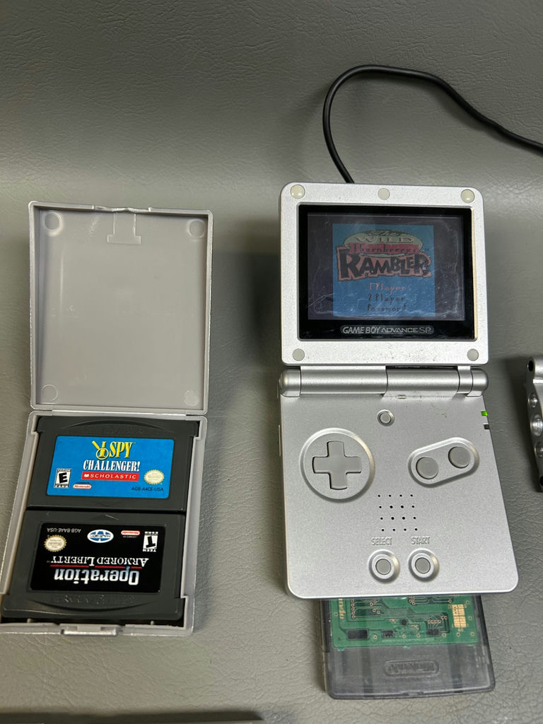 2002 Nintendo Game Boy Advance Accessories and Games - image 7 of 8