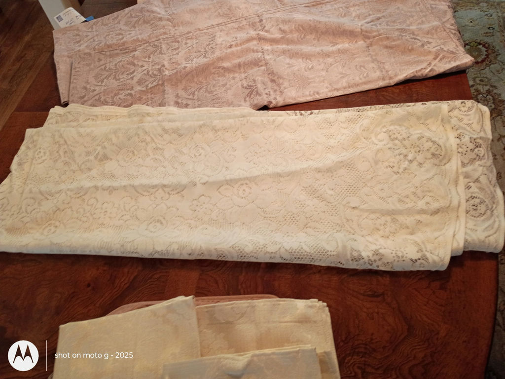 Assorted Table Linens, Placemats, and Decorative Doilies - image 13 of 18