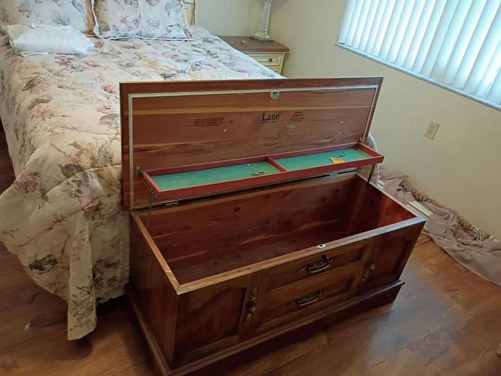 Lane Cedar Chest  - image 4 of 9