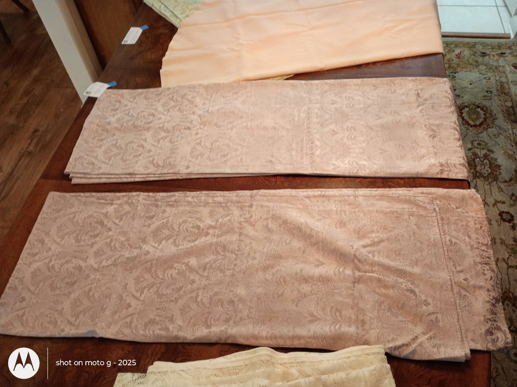Assorted Table Linens, Placemats, and Decorative Doilies - image 14 of 18