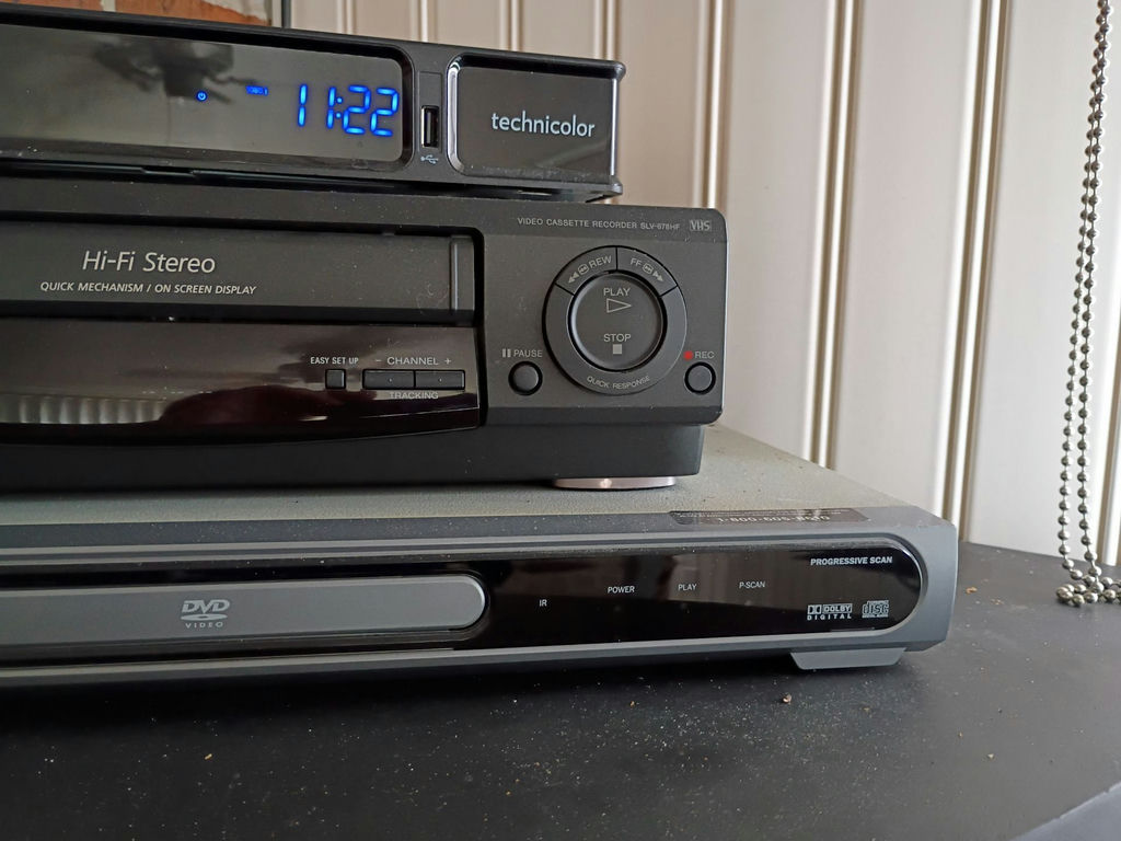 Sony VHS VCR and Magnavox DVD Player - image 4 of 4