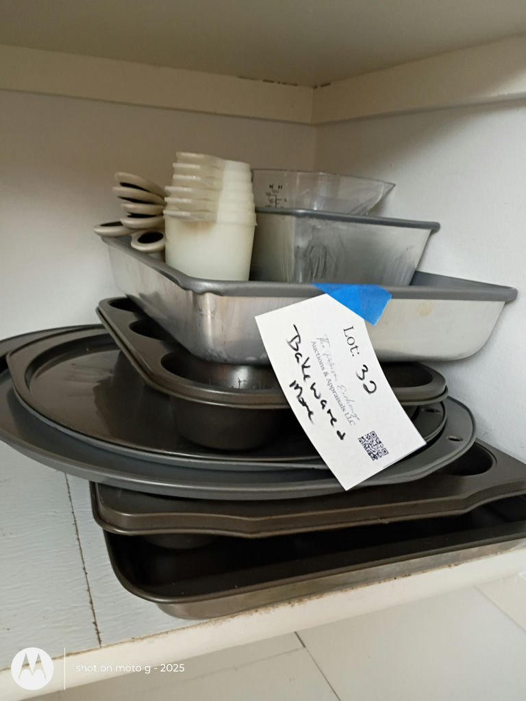 Assorted Bakeware Set - image 1 of 6