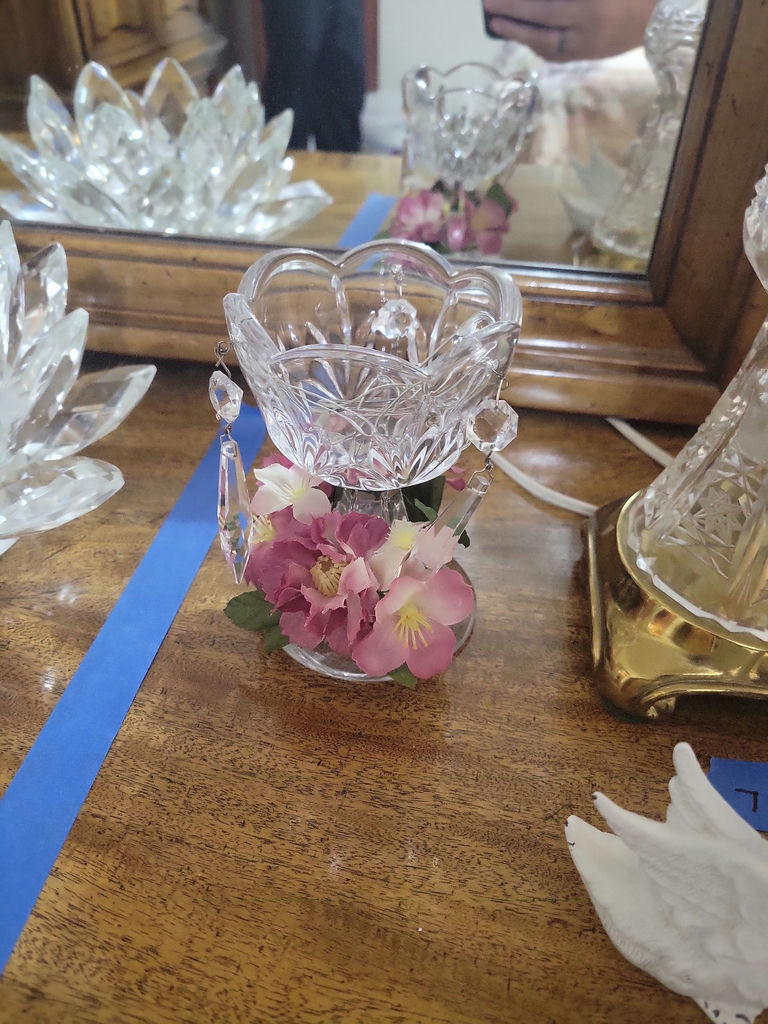 Crystal Lamp and Assorted Decorative Items - image 4 of 7